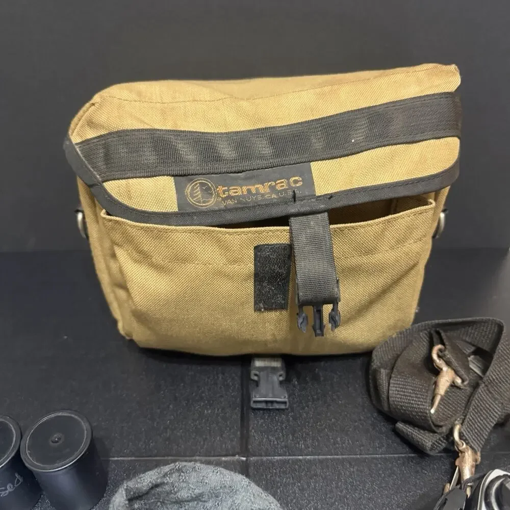Working Olympus OM10 35mm Film Camera w/Zuiko 50mm f/1.8 Lens Extras Tarmac Bag